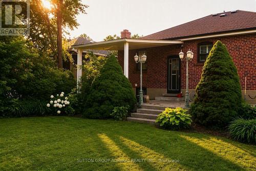 493 HOUNSLOW AVENUE , Toronto, Ontario M2R 1J1 2