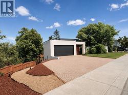 1922 Glen Gary Drive Kamloops, BC V2E 1R4