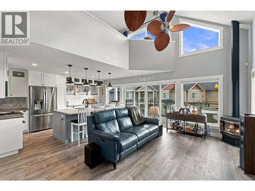 6976 Terazona Drive  Kelowna, BC V1Z 3R8