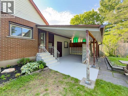 5576 DESSON Avenue , Niagara Falls, Ontario L2G 3T1 4