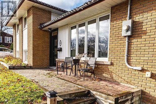 UPPER - 20 OTTAWAY AVENUE , Barrie, Ontario L4M 2W7 2