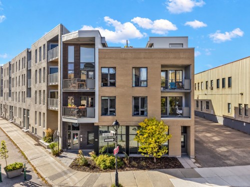 204-4804 Rue Rivard  Montréal (Le Plateau-Mont-Royal), QC H2J 2N6