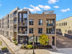 204-4804 Rue Rivard Montréal (Le Plateau-Mont-Royal), QC H2J 2N6