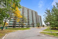 104 - 555 BRITTANY DRIVE  Ottawa, ON K1K 4C5