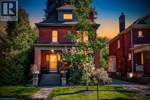 43 ROSSLYN Avenue S , Hamilton, Ontario L8M 3J1 2