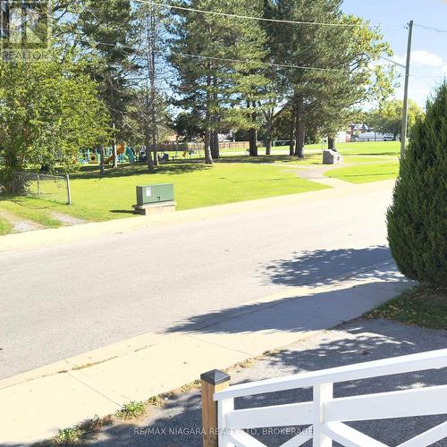 4825 CRYSLER AVENUE , Niagara Falls (Downtown), Ontario L2E 3W3 3