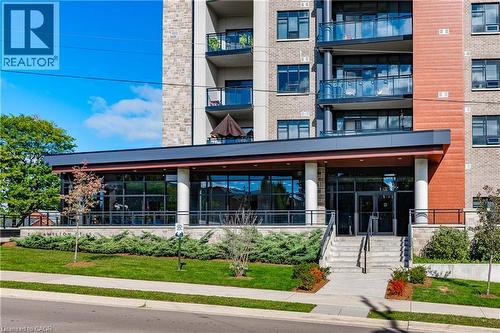 30 HAMILTON Street S Unit# 304 , Waterdown, Ontario L8B 1V8 2