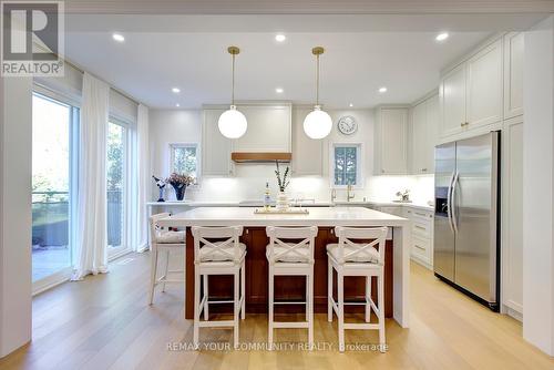 214 SELWYN ROAD  Richmond Hill, ON L4E 0A6