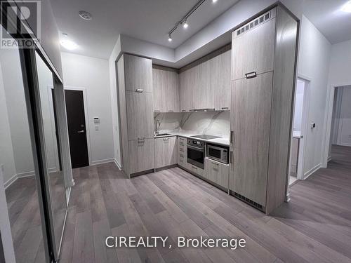 210 - 38 HONEYCRISP CRESCENT , Vaughan, Ontario L4K 0M8 2