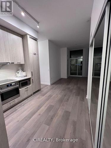 210 - 38 HONEYCRISP CRESCENT , Vaughan, Ontario L4K 0M8 3