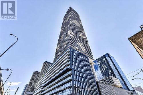 6006 - 55 COOPER STREET , Toronto, Ontario M5E 0G1 3