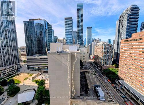 2801 - 386 YONGE STREET , Toronto, Ontario M5B 0A5 3