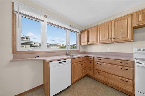 284 Rita St, Winnipeg, MB 