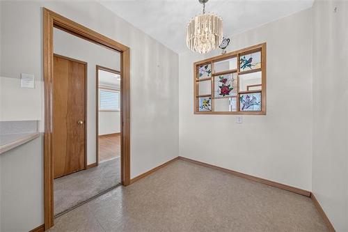 284 Rita St, Winnipeg, MB 