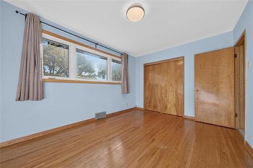 284 Rita St, Winnipeg, MB 