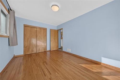 284 Rita St, Winnipeg, MB 