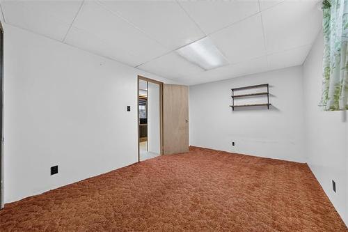 284 Rita St, Winnipeg, MB 