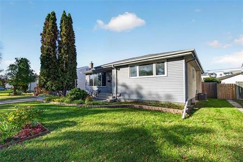 284 Rita St, Winnipeg, MB 