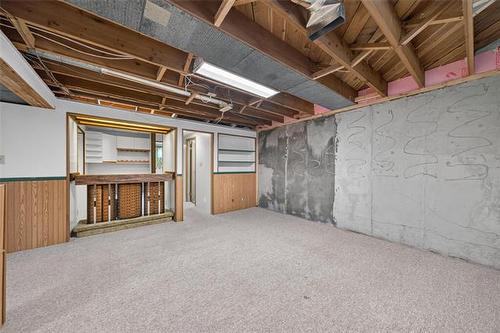284 Rita St, Winnipeg, MB 