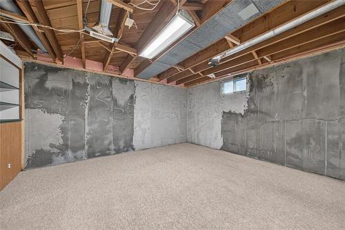 284 Rita St, Winnipeg, MB 