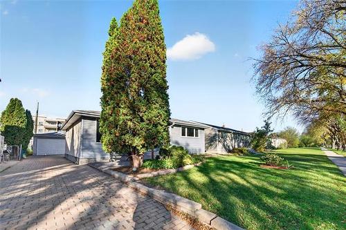 284 Rita St, Winnipeg, MB 