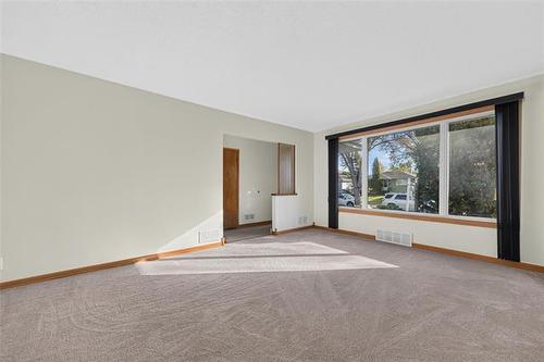 284 Rita St, Winnipeg, MB 