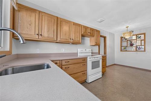 284 Rita St, Winnipeg, MB 