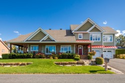162  - 164 Rue Ste-Thérèse Saint-Jean-Sur-Richelieu, QC J2W 2G5