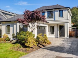 619 Oliver St Oak Bay, BC V8S 4W2