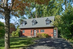 445 Rue St-Henri  La Prairie, QC J5R 2S7