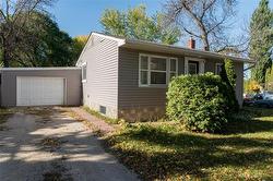 172 HOME ST Steinbach, MB R5G 0E5
