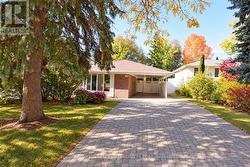 25 LEHAR CRESCENT Toronto, ON M2H 1J4