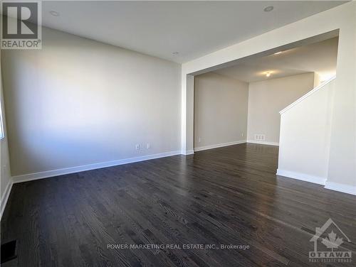 36 CHASING GROVE , Ottawa, Ontario K0A 2Z0 4