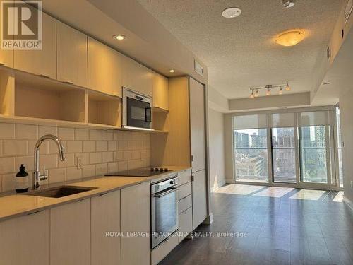 2010 - 89 MCGILL STREET , Toronto, Ontario M5B 0B1 5