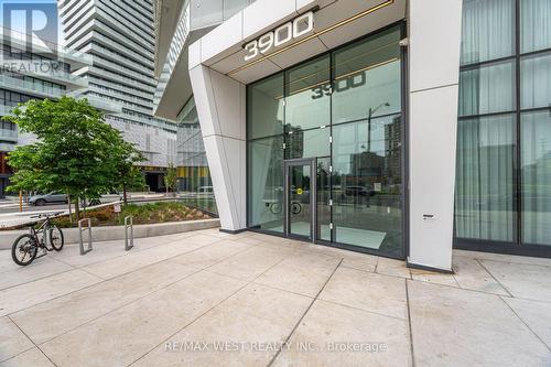 5104 - 3900 CONFEDERATION PARKWAY , Mississauga, Ontario L5B 0M3 2