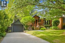 960 SHADELAND Avenue  Burlington, ON L7T 2M1