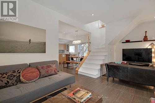 7 WAYS LANE , Toronto, Ontario M6J 2E8 2