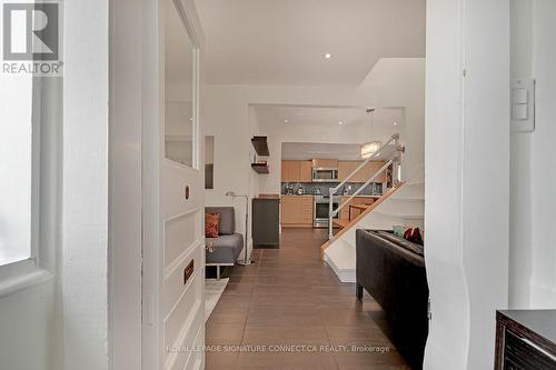 7 WAYS LANE , Toronto, Ontario M6J 2E8 3