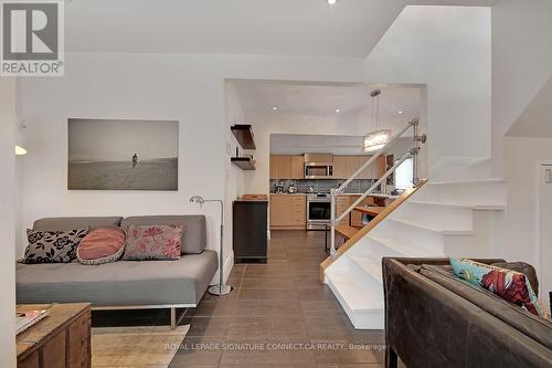 7 WAYS LANE , Toronto, Ontario M6J 2E8 4