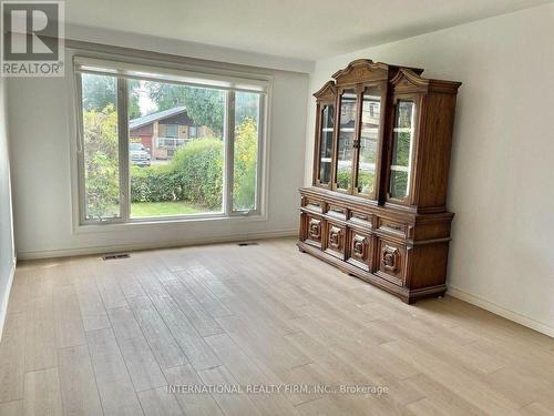 198 WATERLOO AVENUE , Toronto, Ontario M3H 3Z2 3