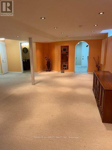2 NESSIE STREET , Markham, Ontario L3S 4J1 4