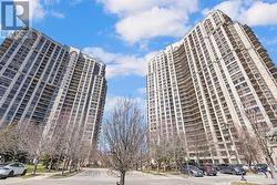 1027 - 700 HUMBERWOOD BOULEVARD  Toronto, ON M9W 7J4