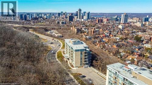 455 CHARLTON Avenue Unit# 402 , Hamilton, Ontario L8N 0B2 2