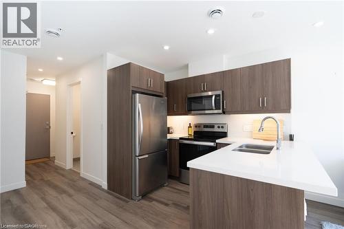 455 CHARLTON Avenue Unit# 402 , Hamilton, Ontario L8N 0B2 4