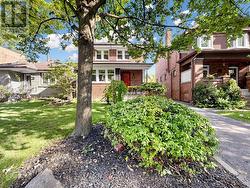 25 DARTMOUTH CRESCENT Toronto, ON M8V 1W9