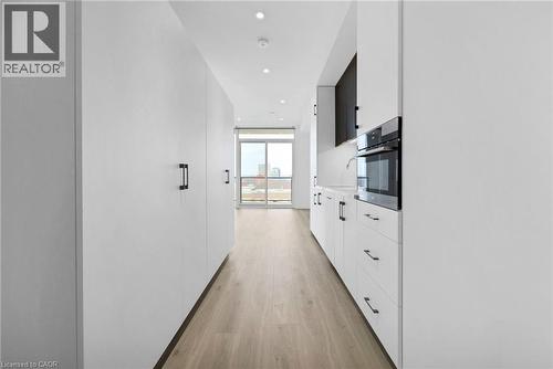 741 KING Street W Unit# 813 , Kitchener, Ontario N2G 1E5 5