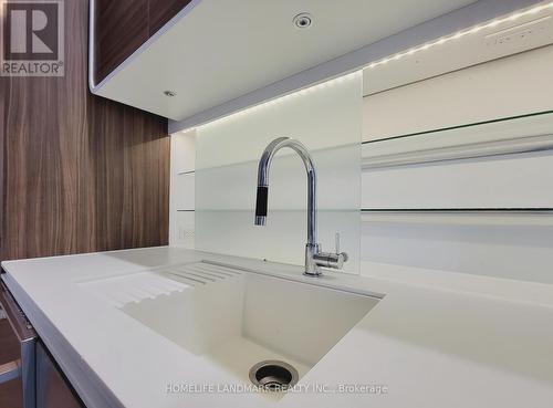 906 - 45 CHARLES STREET E , Toronto, Ontario M4Y 1S2 5