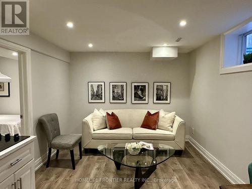 LOWER - 29 CONSTELLATION CRESCENT , Richmond Hill, Ontario L4C 8J8 5