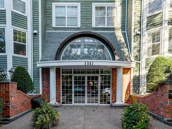 206 1041 Wellington Street  Halifax, NS B3H 4P5