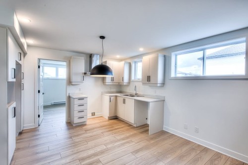 578-A Rue F.-X.-Garneau , Salaberry-de-Valleyfield, QC J6S 0P2 2